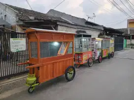 gerobak gorengan/roti bakar/sempol/sosis/es buah/ indomie-kopi/warteg