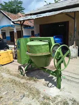 Jual Mixer Cor Beton Trindo Mesin Dongfeng Mulus Siap Kerja