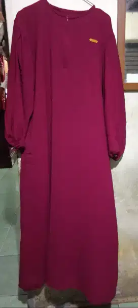 GAMIS CRINCKLE MAROON PL+ KERUDUNG MOTIF PL