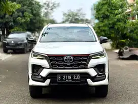Fortuner 2.7 SRZ TRD 4x2 AT 2021 Putih