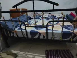 Di jual spring bed + dipan + sandaran