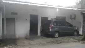 Dijual rumah tua di Tanjung Duren dekat jalan raya