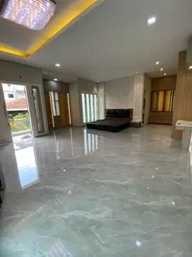Dijual Rumah Murah Greenville 3 Lantai Sebelah Taman