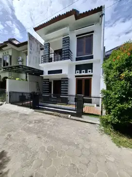 Dijual rumah 2 lantai dekat kampus UGM di nandan sleman yogyakarta