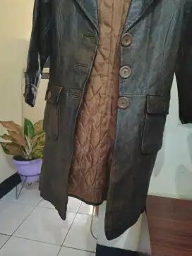 Jual BU aja bantuin istri nge jual jaket kulit