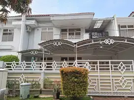 Dijual Murah Rumah 2 Lantai di Taman Golf Modernland