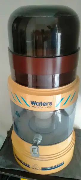 Waters Mineral Pot 1800 untuk air minum langsung