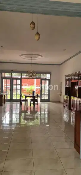 DIjual BU Rumah Modern Di Kebon Jeruk