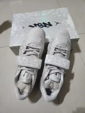 Sepatu cowo size 46 merk nike