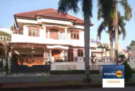Rumah Mewah Boulevard 2 Lt semi furnish di Raffles Hills