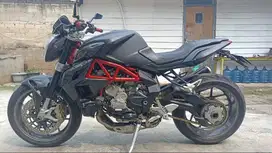MV Agusta Brutale 675