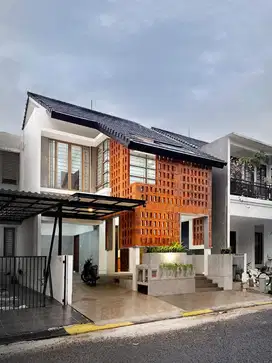 Rumah nyaman, siap huni sudah renovasi di Emeral Bintaro