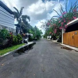 TANAH DI KAWASAN PREMIUM DEWI SARASWATI, SEMINYAK - BALI