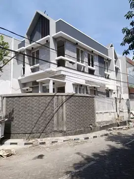 Dijual rumah baru Scandinavian  siap huni 2 lantai ( hook) Tenggilis