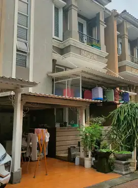 Dijual Rumah 2,5 lantai di Karelia Village Gading Serpong
