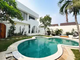 ELEGANT FREEHOLD VILLA IN PERERENAN ON 5 ARE LAND