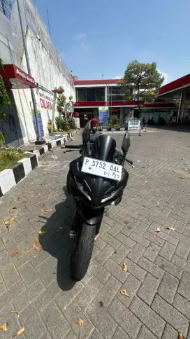 All New CBR 150R 2021 Hitam Doff KM 11.000 jarang pakai