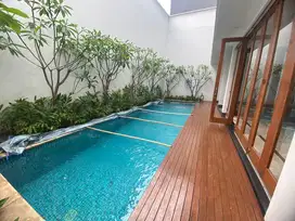 Rumah Mewah lengkap dengan kolam renang pribadi di Pondok Indah