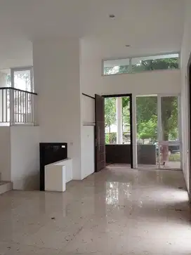 Rumah Hoek 2.5 Lantai Mezzanine di Citra Garden 8