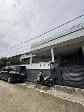 Rumah Komplek Megapolitan Cinere Baru Renovasi dekat Pintu Tol