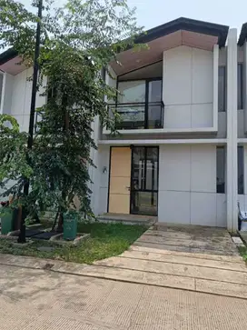 Disewakan rumah 2 lantai di Cendana Parc Karawaci