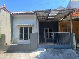 Disewakan Rumah Pantai Mentari