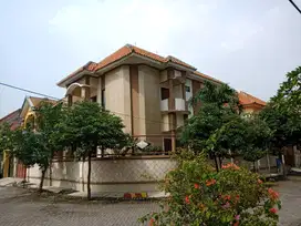 TURUN HARGA Rumah 2 Lantai Kebraon Indah Permai