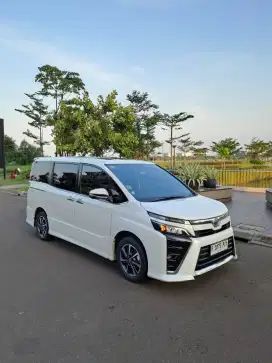 [TERMURAH] Toyota Voxy 2.0 AT 2017 Voxy 2017 Voxy 2018 Voxy 2019 Voxy
