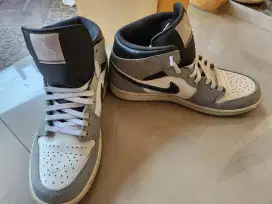 Air Jordan 1 Mid