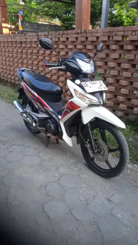 Honda Supra X 125 Fi CW DD Tahun 2014 Plat AB Injeksi surat komplit