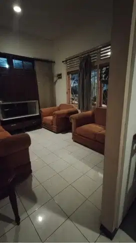 Dijual Rumah Pinggir Jalan Strategis di Kebayoran Lama, Jakarta Selata