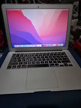Macbook air 2017 monterey 8/256