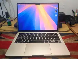 Macbook air M2 2022 8/256 GB ex ibox mulus. unit + charger ori