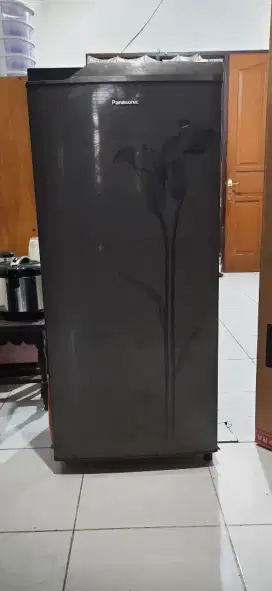 Kulkas Panasonic Model NR-119N HF
