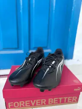 Sepatu Bola Puma Ultra