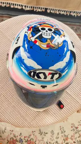 Helm full face KYT (one piece) ukuran S