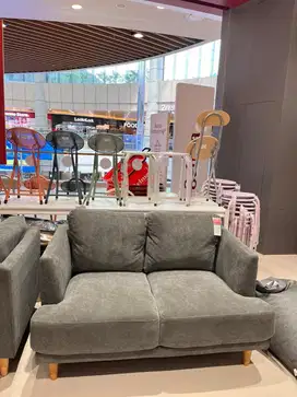 Sofa 2 seater bludru