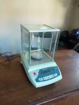 Timbangan Digital Laboratorium