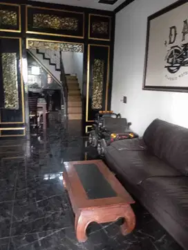 Rumah 2 lantai full renovasi di Grand Wisata – nyaman, strategis, dan