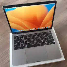 Macbook pro 2017 non touchbar ram 8gb ssd 256gb core i5 fullset