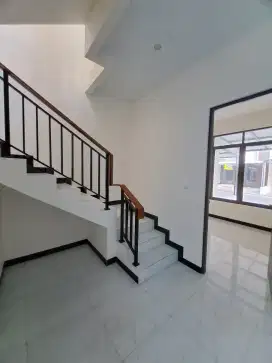 DISEWAKAN : Rumah baru 2lt, Taman Kopo Indah 5, Gardenville