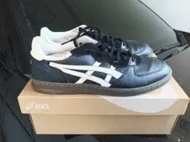 ASICS Japan S Black White Size 8.5US / 42 – Kondisi Mulus, Box Lengkap