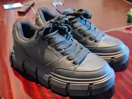 Sepatu Zara Navy