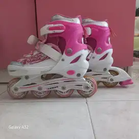 Sepatu roda anak merk Bramana