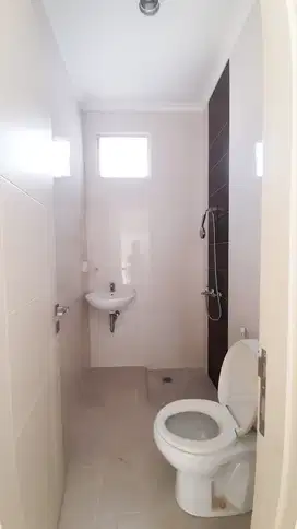 jual rumah 2 kamar di summarecon serpong tangerang dekat UMN, universi