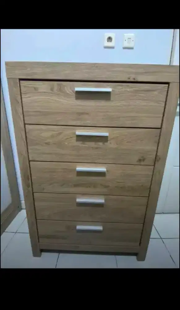 Lemari 5 Laci Penyimpanan