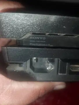 Di jual ps 4 pro 1tb ori