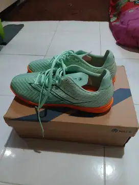 Sepatu fusal mills
