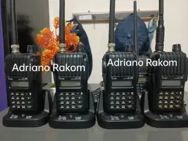 HT Icom V80 VHF lengkap charger
