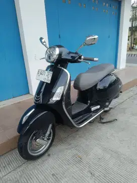 Vespa GTS 150 ABS keyles mulus seperti baru